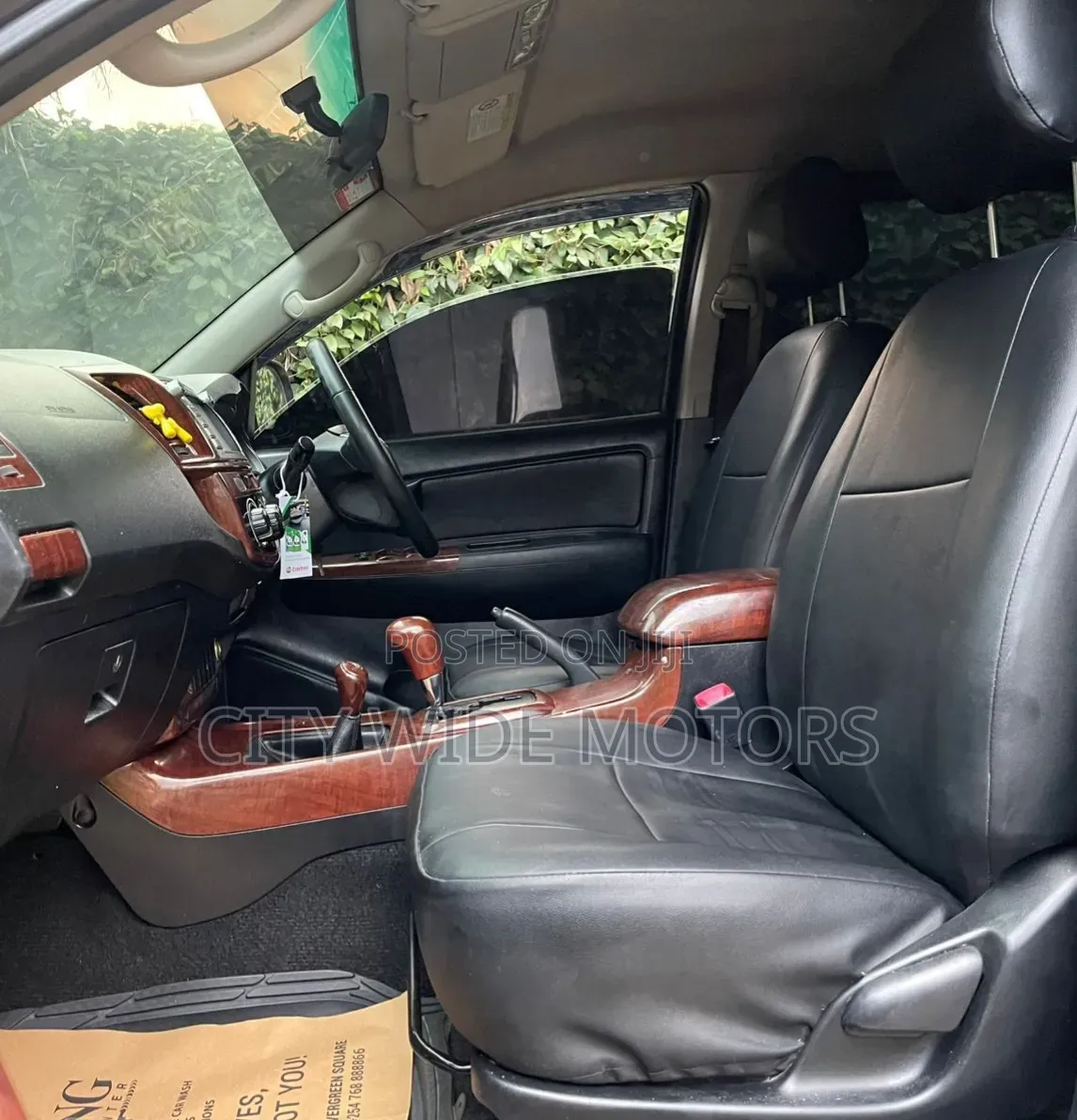 Toyota Hilux 2016 Black
