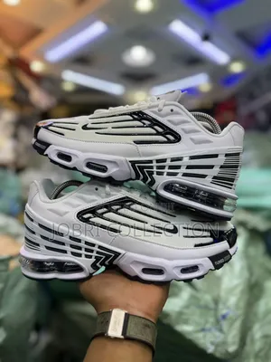 Nike Airmax Plus “White Black Sneakers