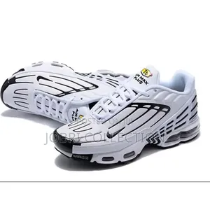 Nike Airmax Plus “White Black Sneakers