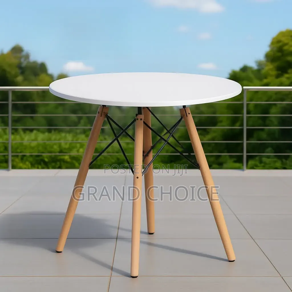 Round Eames Table White