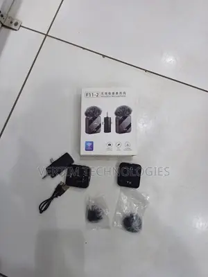 F11 Wireless Lavalier Microphone for Smartphones Tablets