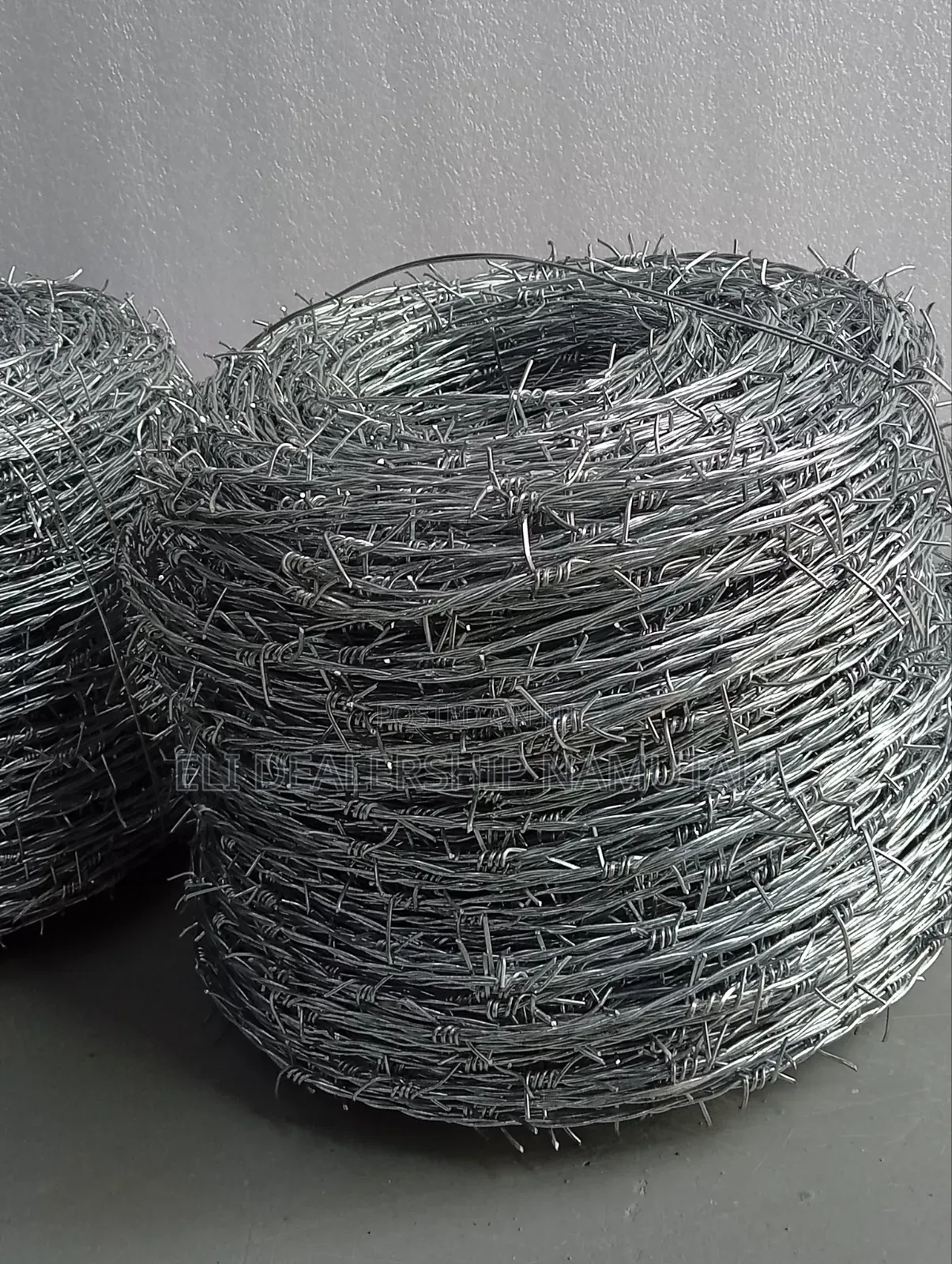 Rust-Resistant Galvanized Barbed Wire Roll – 610m