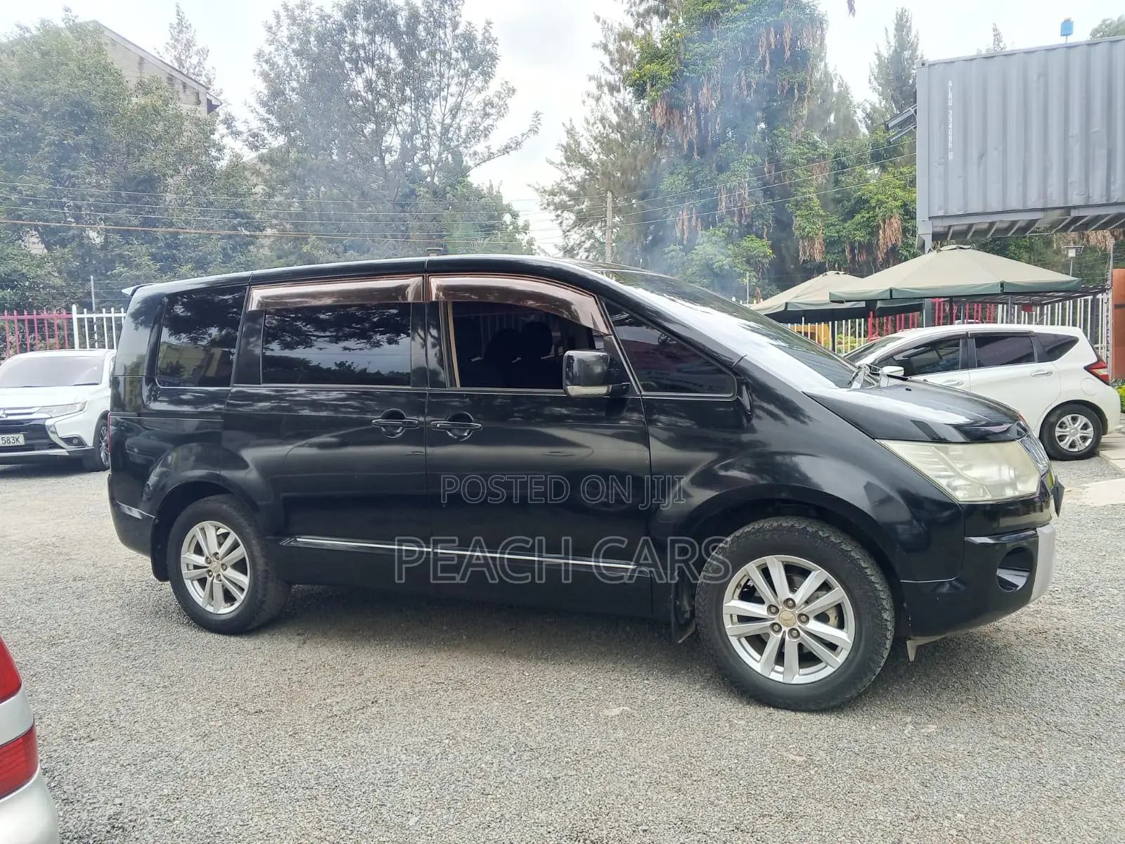 Mitsubishi Delica 2012 Black