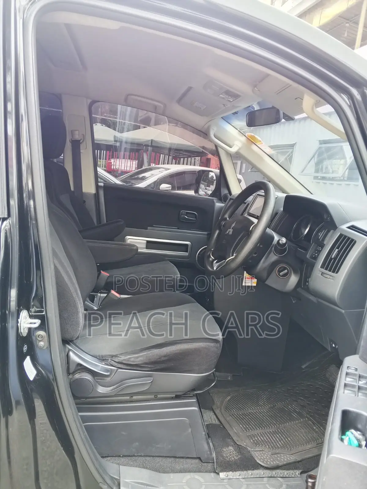 Mitsubishi Delica 2012 Black
