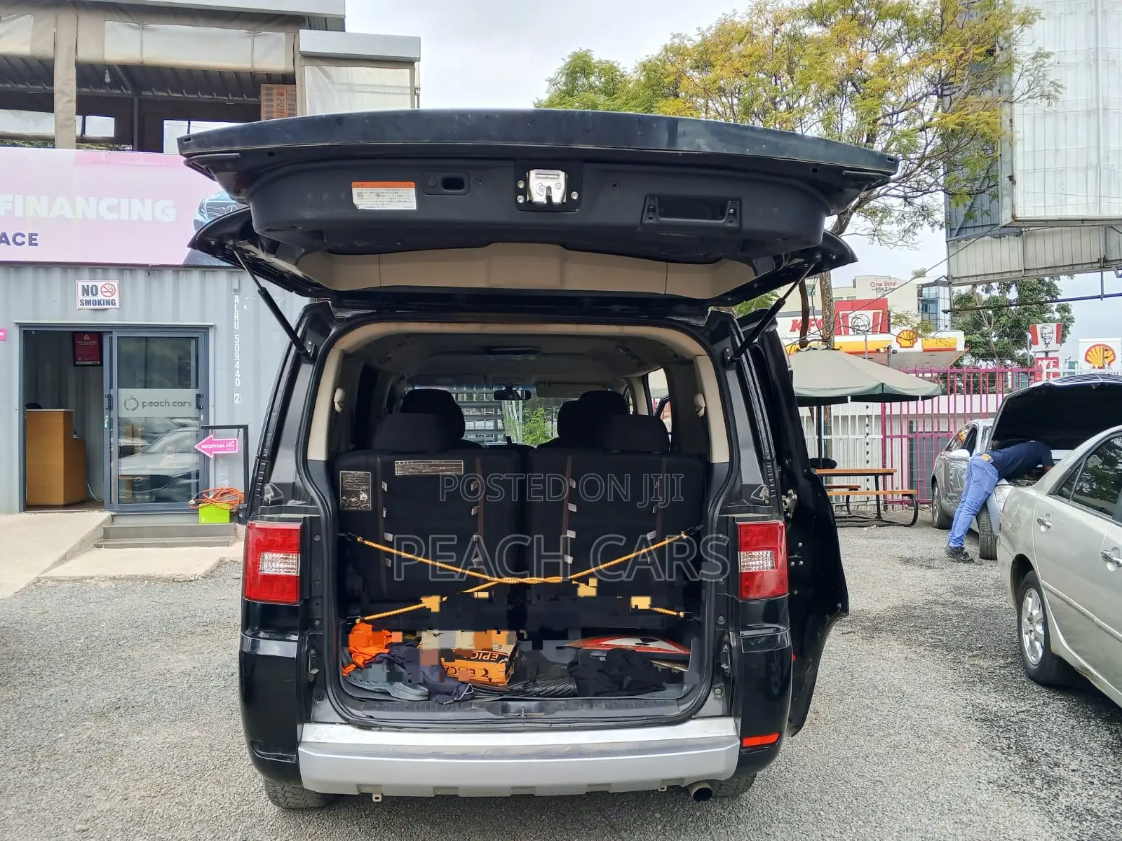 Mitsubishi Delica 2012 Black