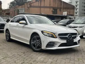 Mercedes-Benz C200 2019 Pearl