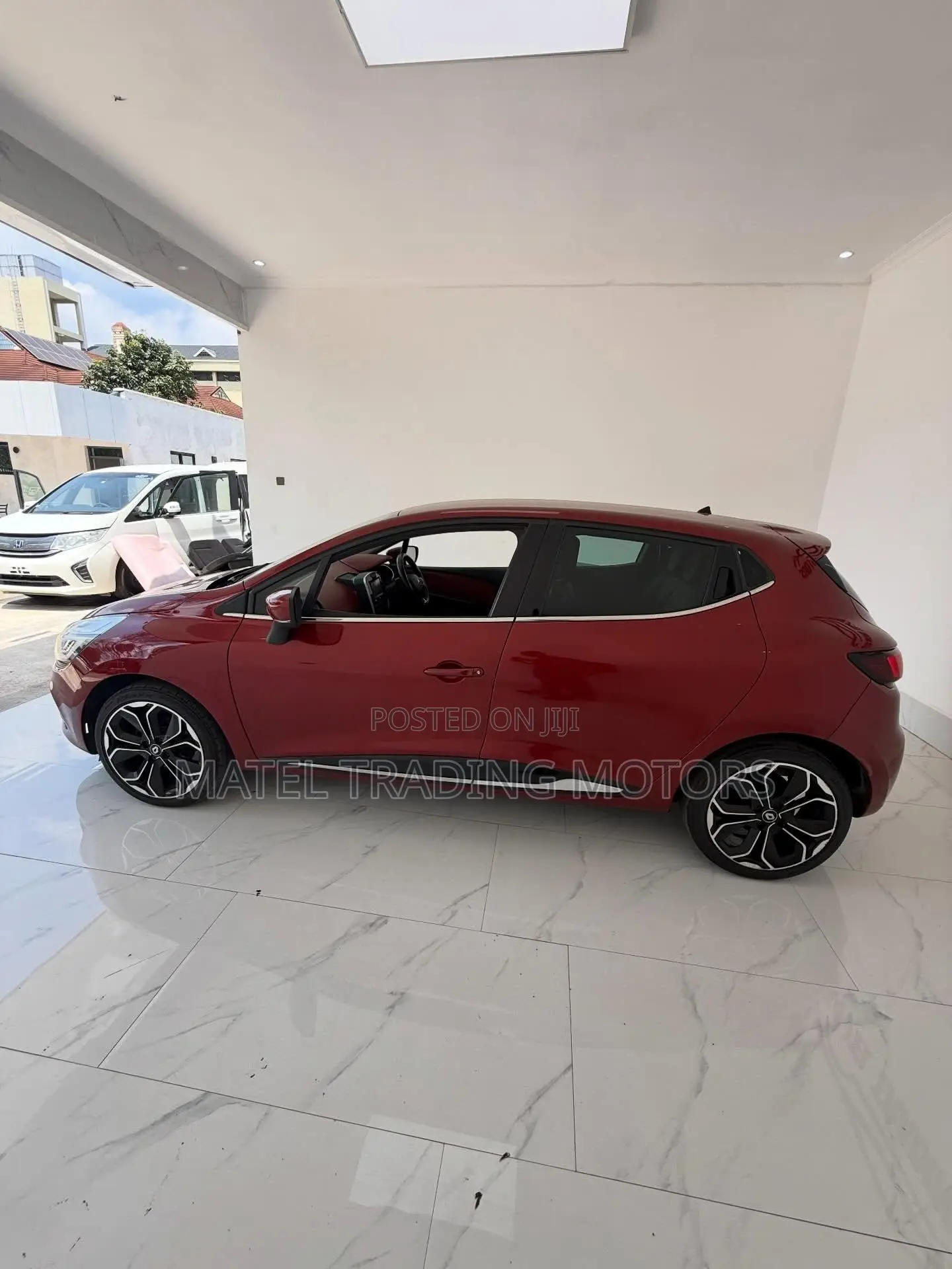 Renault Lutecia 2018 Red