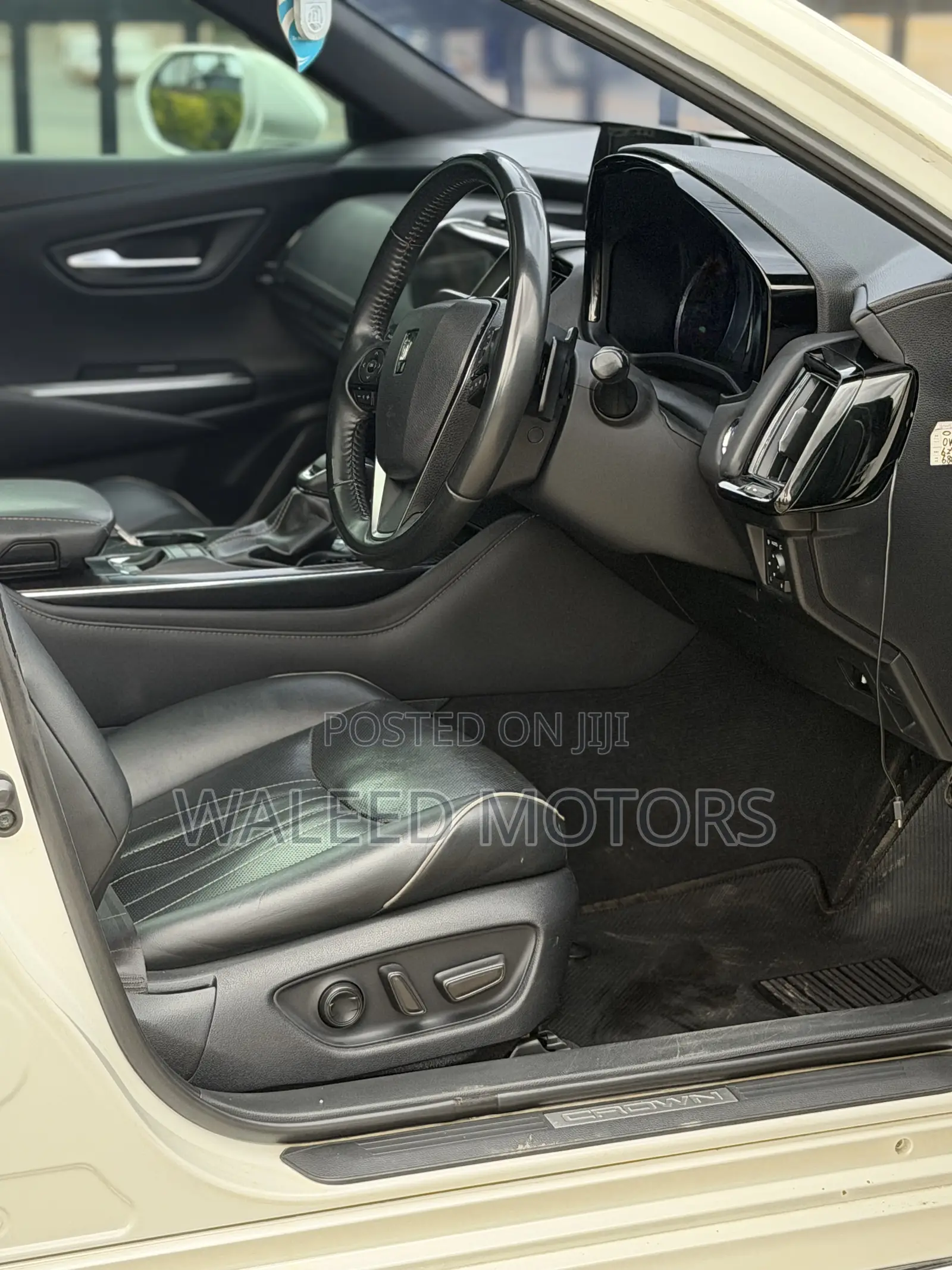 Toyota Crown 2020 Pearl