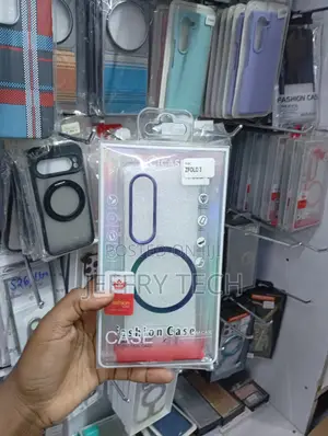 Samsung Galaxy Z Fold 3, Crystal-Clear Magsafe Case