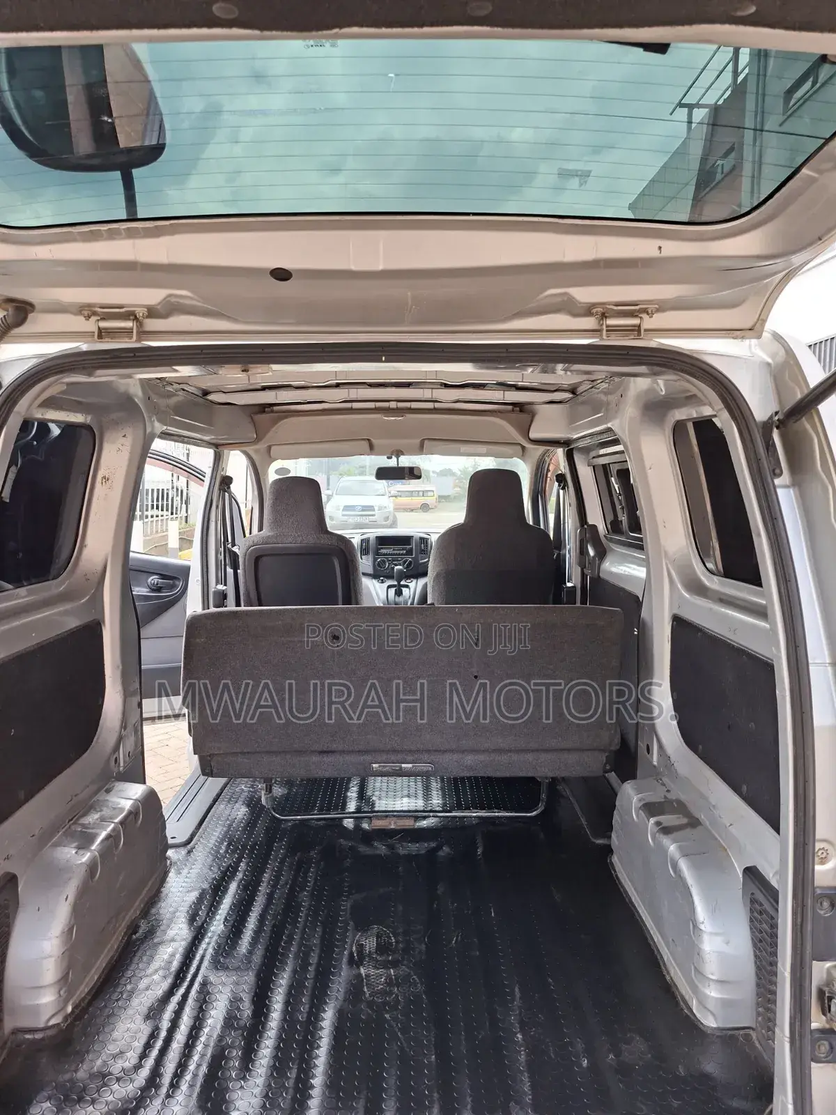 Nissan NV200 2009 Silver