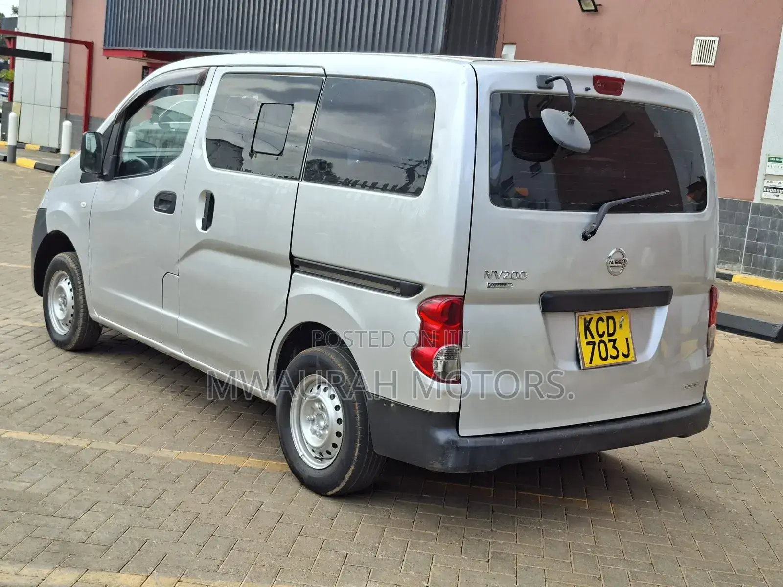 Nissan NV200 2009 Silver