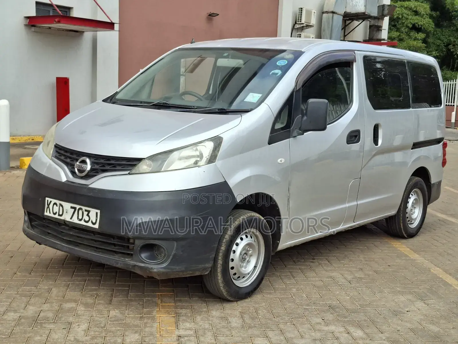 Nissan NV200 2009 Silver