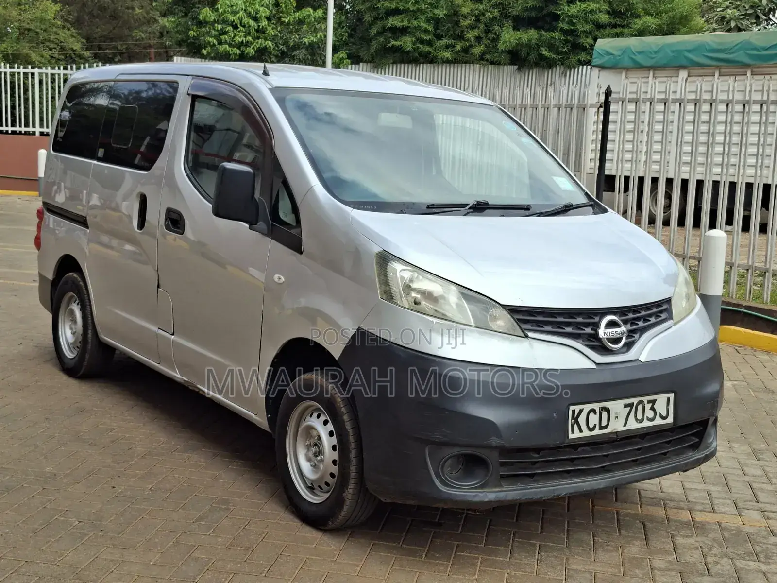 Nissan NV200 2009 Silver