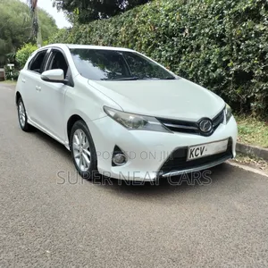Toyota Auris 2012 Pearl