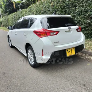 Toyota Auris 2012 Pearl