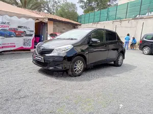Toyota Vitz 2012 Black