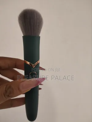 Vibrator Make Up Brush
