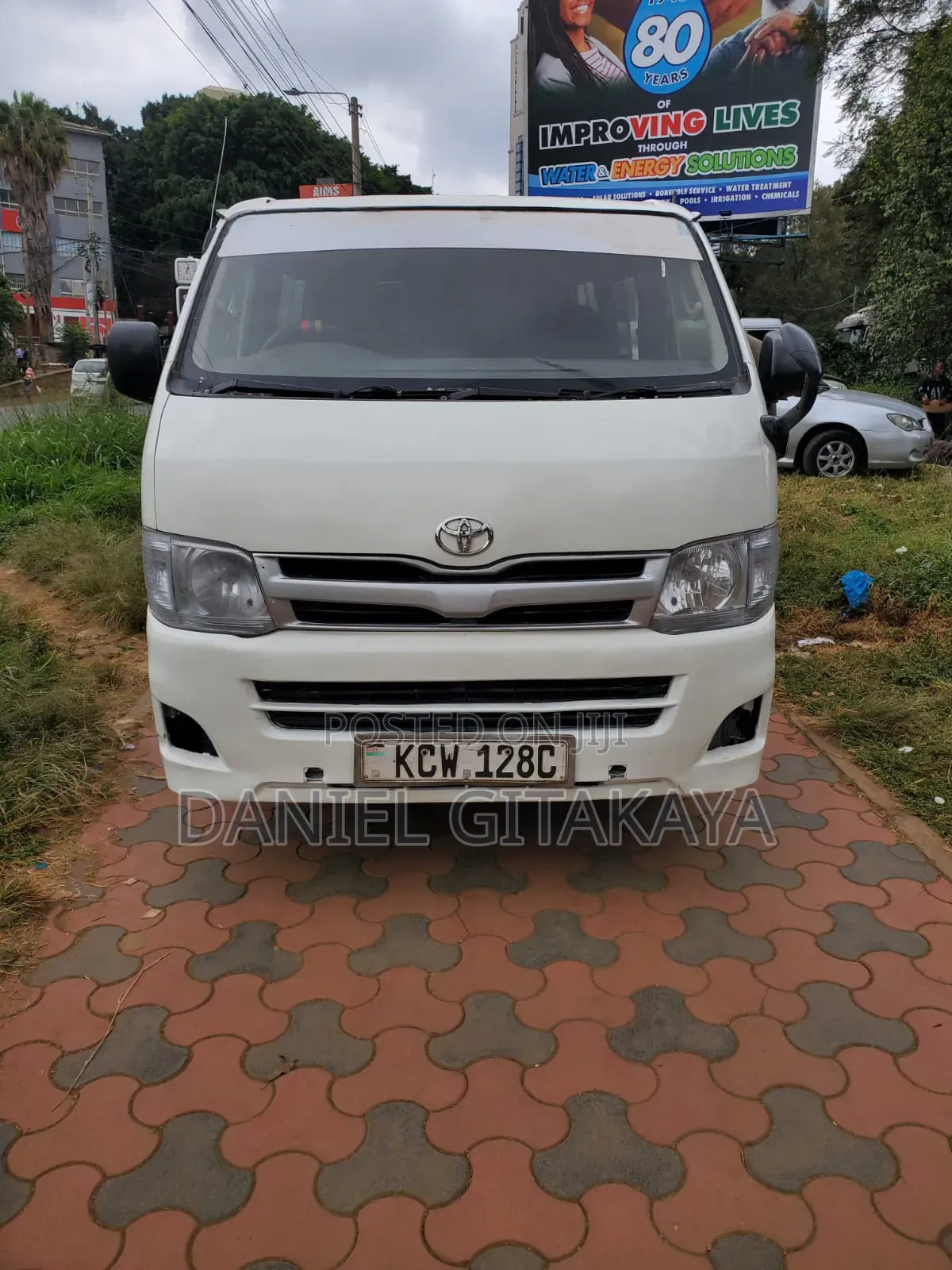 Toyota HiAce 2013 White