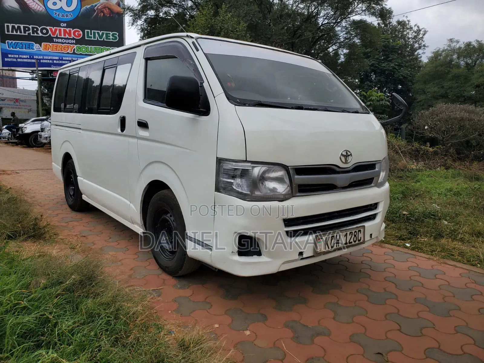 Toyota HiAce 2013 White