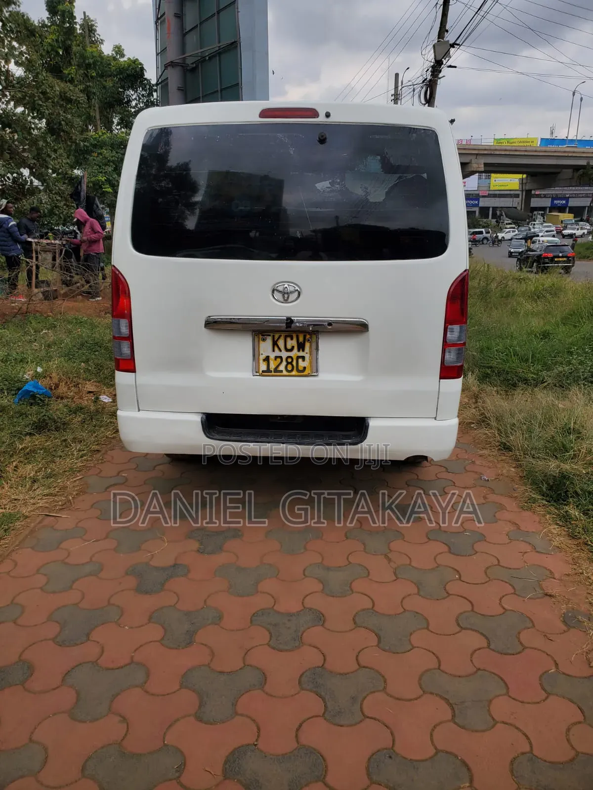 Toyota HiAce 2013 White