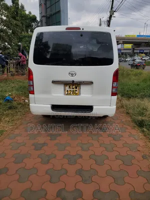 Toyota HiAce 2013 White