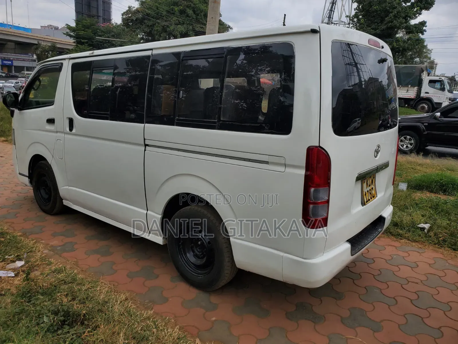 Toyota HiAce 2013 White