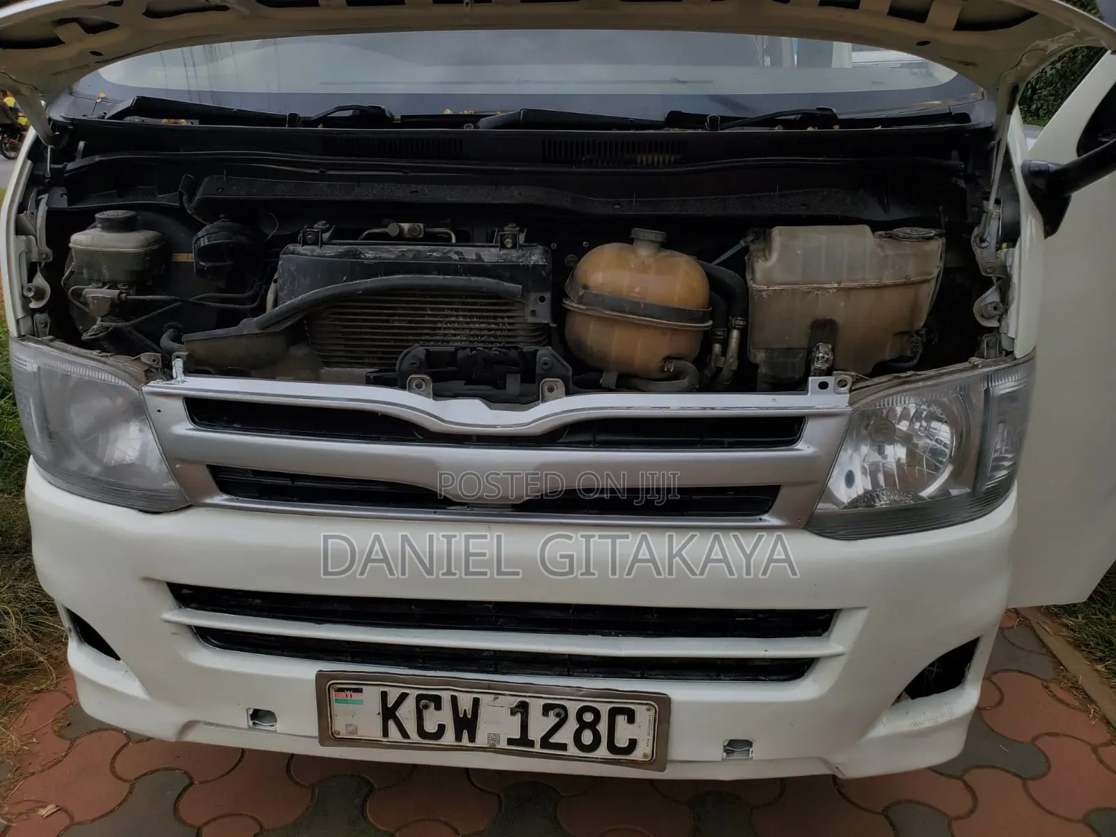 Toyota HiAce 2013 White