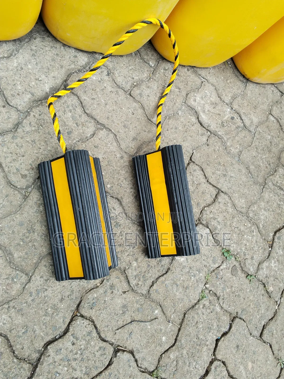 Heavy Duty Rubber Wheel Chocks