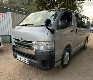 Toyota HiAce 2013 Silver
