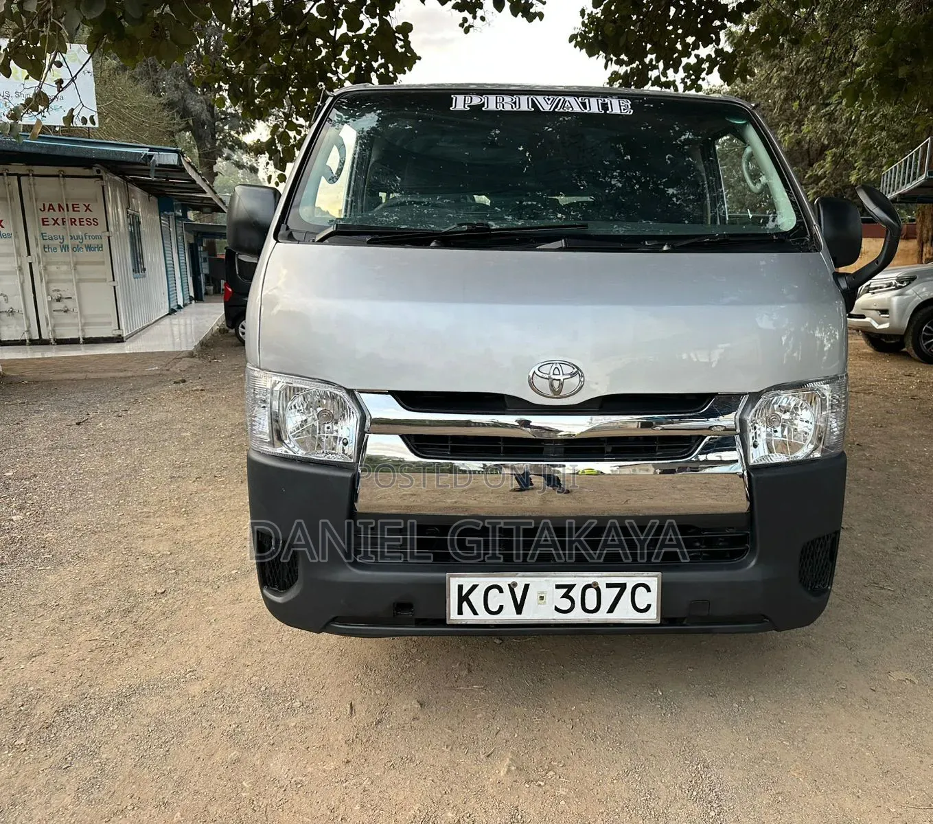 Toyota HiAce 2013 Silver