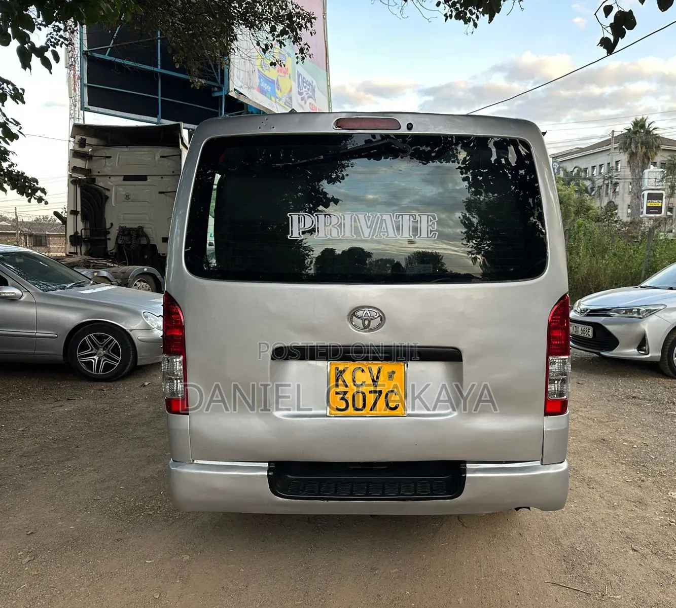 Toyota HiAce 2013 Silver
