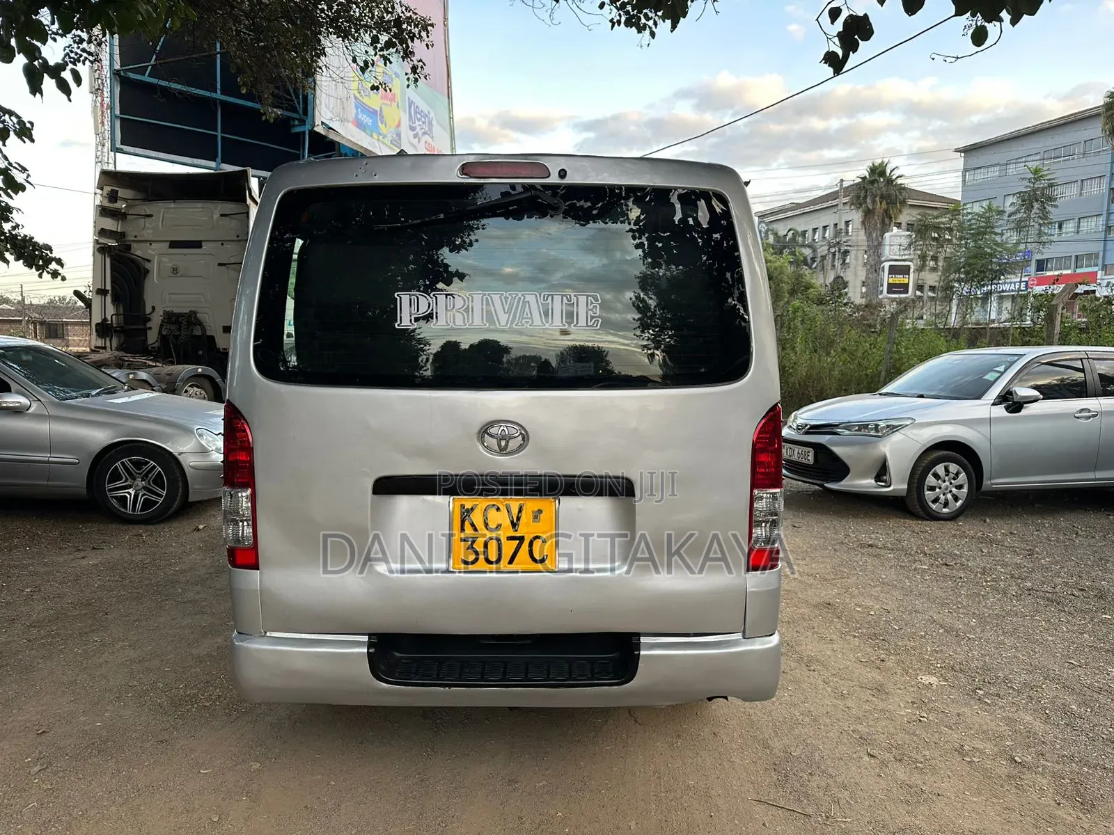 Toyota HiAce 2013 Silver