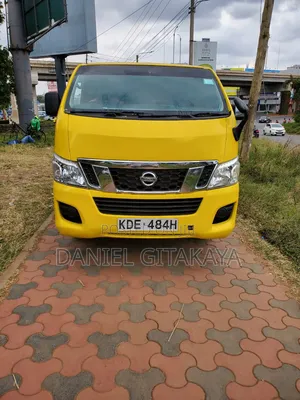 Nissan Caravan (Urvan) 2013 Yellow