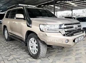Toyota Land Cruiser 5.7 V8 VXR 2018 Gold