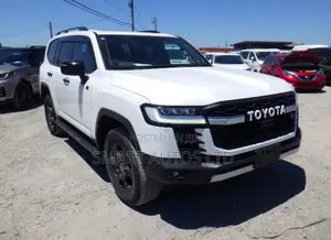 Toyota Land Cruiser LC300 2022 White