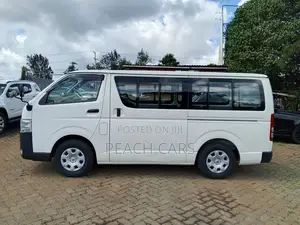 Toyota HiAce 2019 White