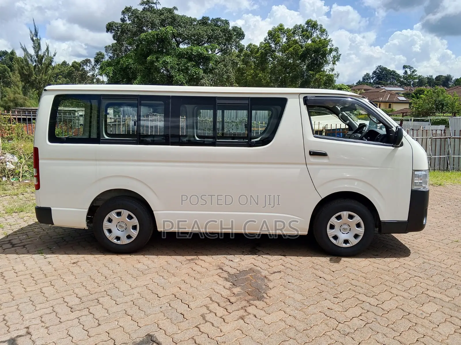 Toyota HiAce 2019 White