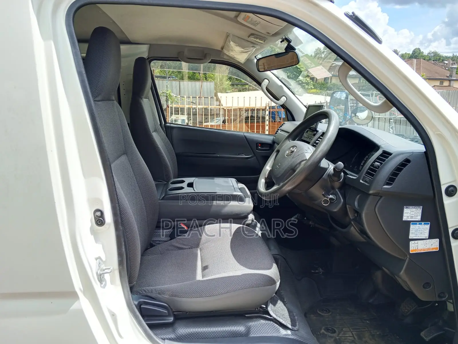 Toyota HiAce 2019 White