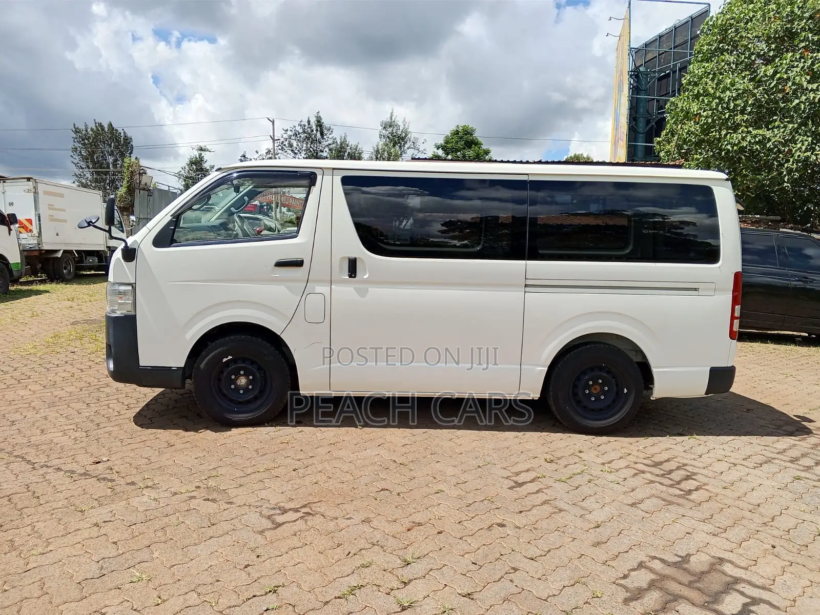 Toyota HiAce 2019 White
