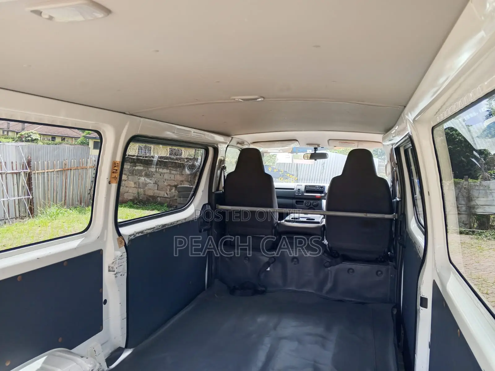 Toyota HiAce 2019 White