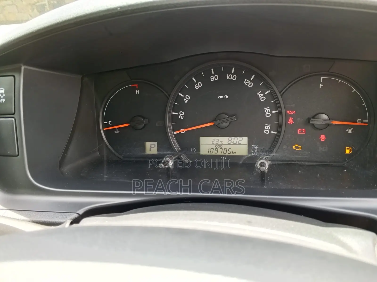 Toyota HiAce 2019 White