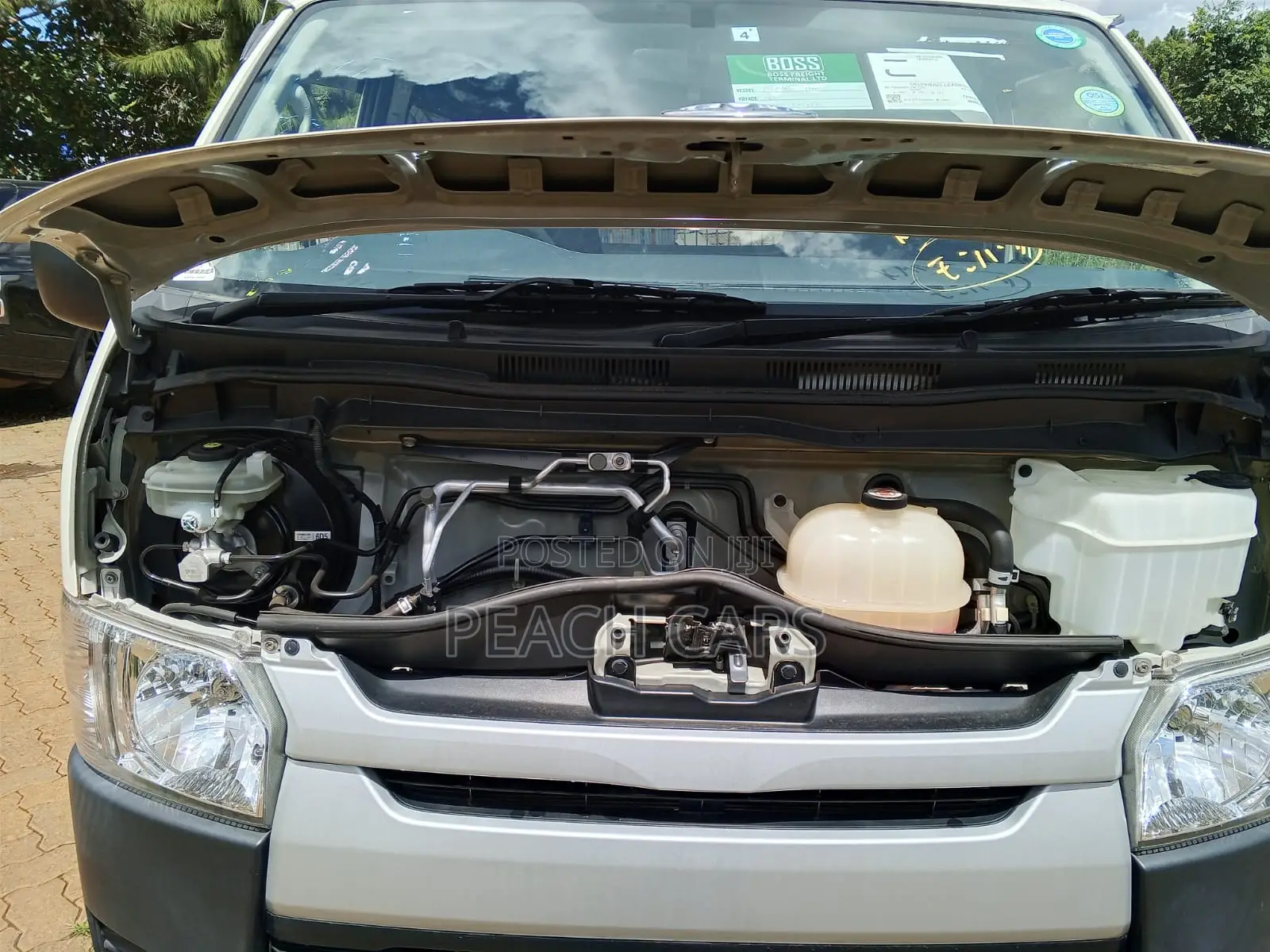 Toyota HiAce 2019 White