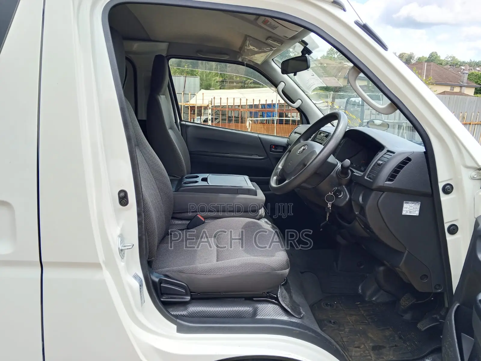 Toyota HiAce 2019 White