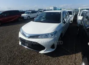 Toyota Corolla Fielder 1.5 Hybrid FWD 2019 White