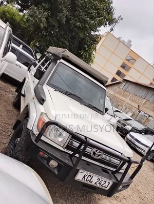 Toyota Land Cruiser 2012 White