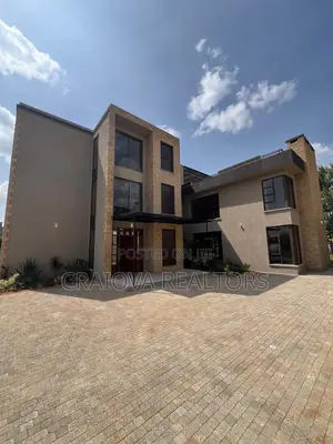 5bdrm Villa in Hardy for sale