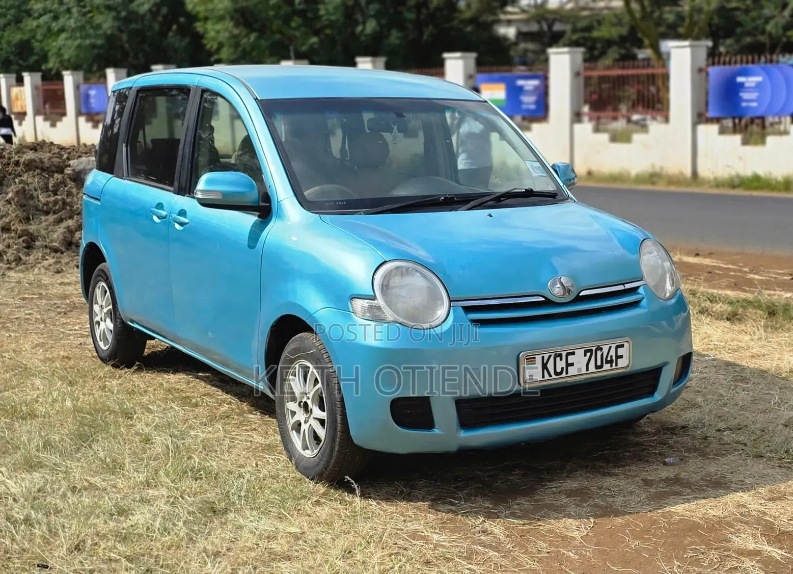 Toyota Sienta 2009 Blue