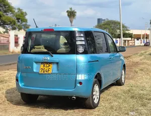 Toyota Sienta 2009 Blue