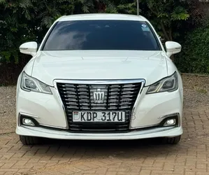 Toyota Crown 2017 White