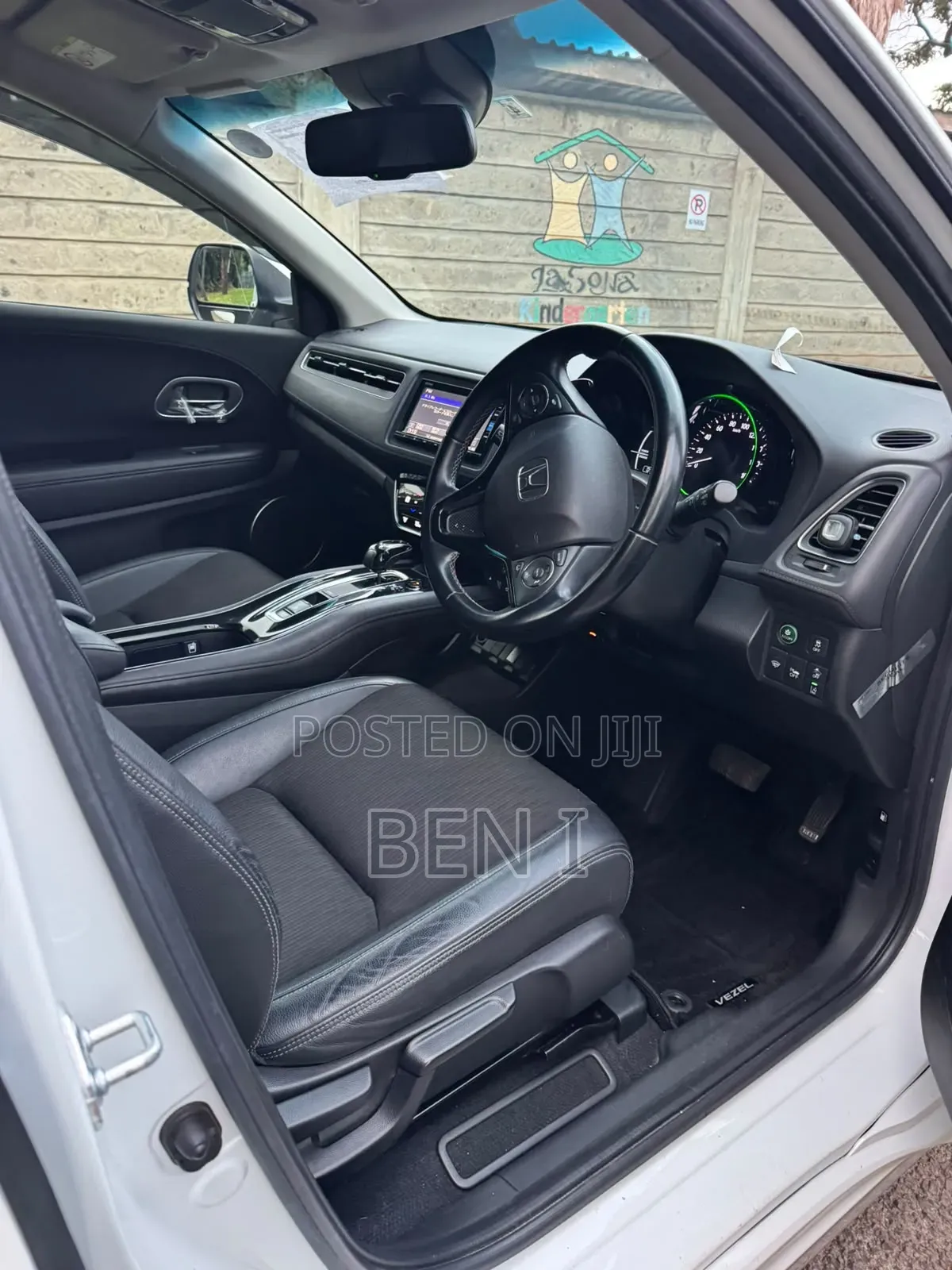 Honda Vezel 2019 White